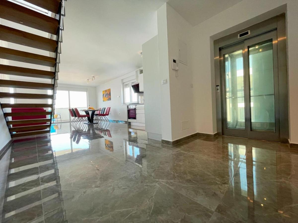Seascape Deluxe Residence Pjescana Uvala Luaran gambar