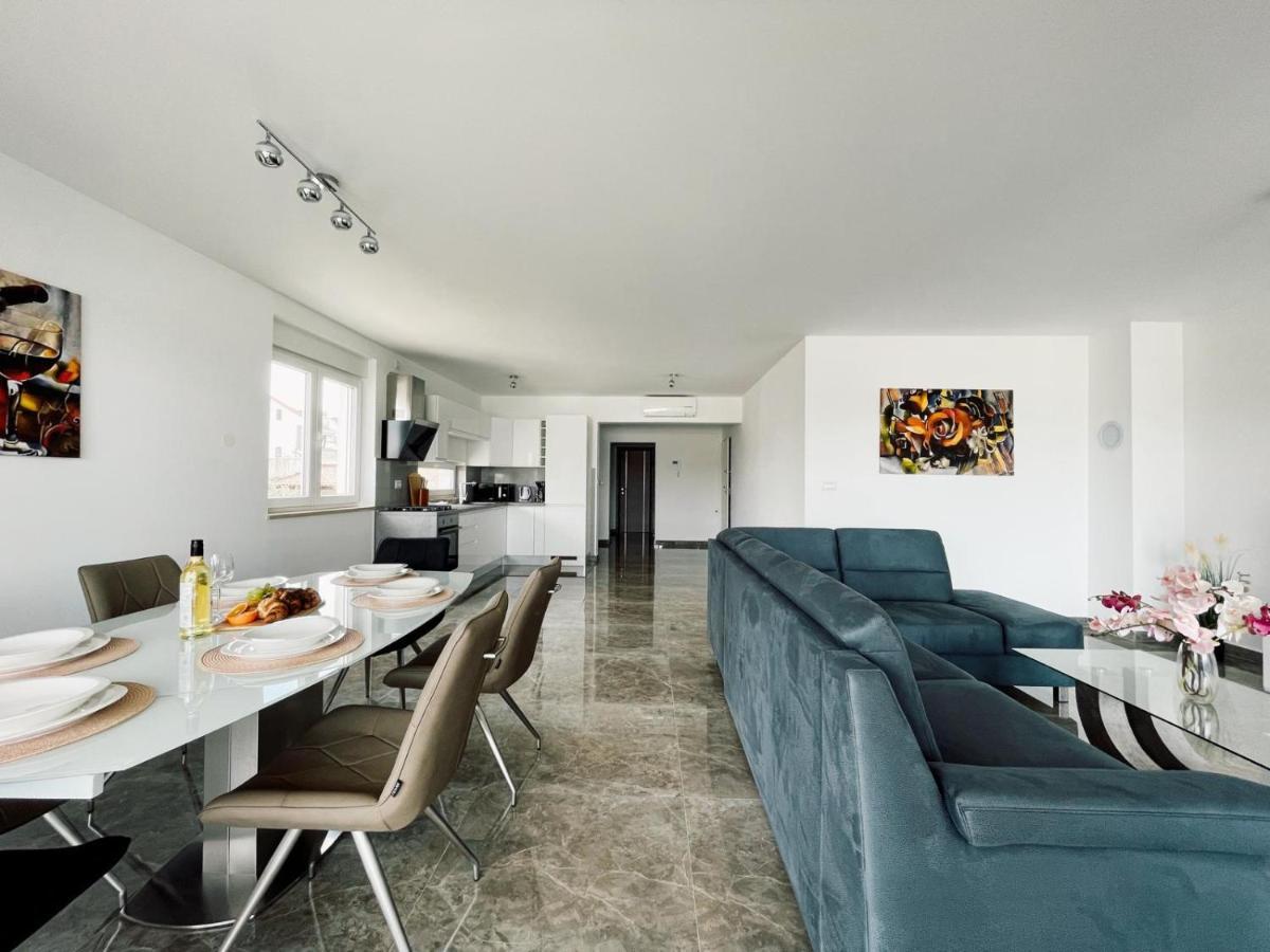 Seascape Deluxe Residence Pjescana Uvala Luaran gambar
