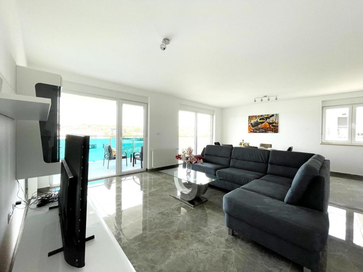 Seascape Deluxe Residence Pjescana Uvala Luaran gambar