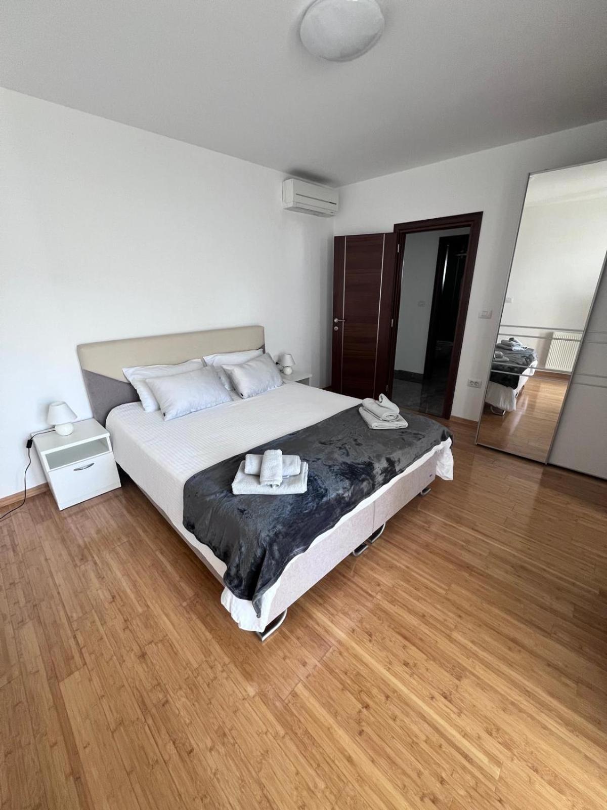 Seascape Deluxe Residence Pjescana Uvala Luaran gambar