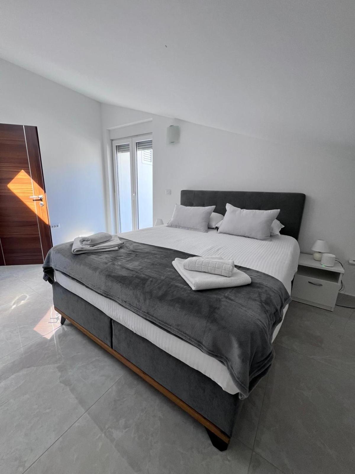 Seascape Deluxe Residence Pjescana Uvala Luaran gambar